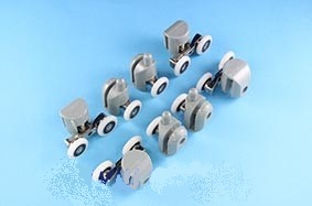 Ролики DC1001 Ø 23 мм на 2 двери, 4 верхние (двойные, сменные) + 4 нижние (одинарные, с кнопкой)